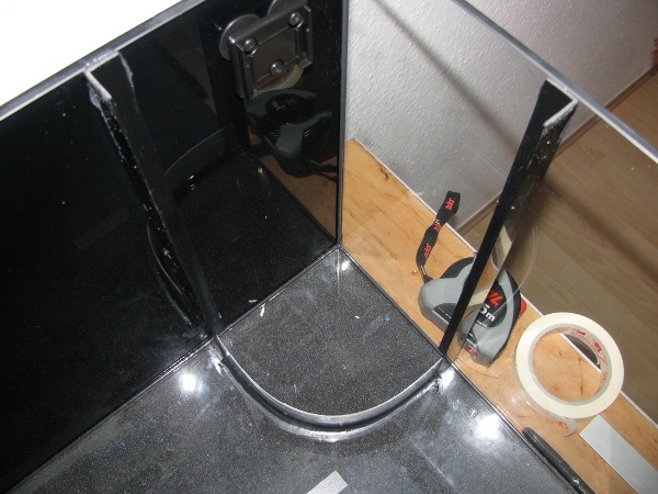Basic framework of a corner HMEF, siliconed in place