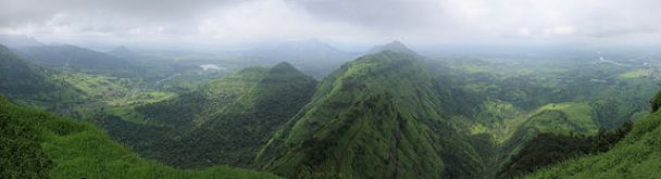 These images of the same spot in the Western Ghats mountains, southern India shows the contrast between wet and dry seasons